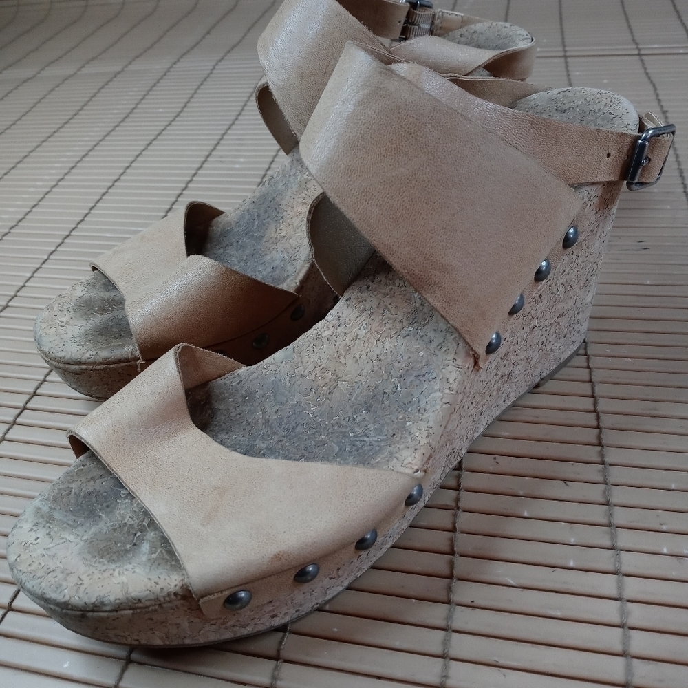Lucky Brand women's cork platform wedge 4" heels. Brown leather buckle ankle str